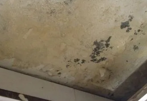 巴里坤哈萨克阳台漏水维修公司分享下巴里坤哈萨克卫生间渗水维修需要注意哪些问题。